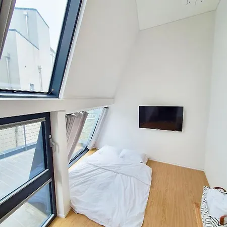 Yolo Guesthouse Seoul Exterior photo